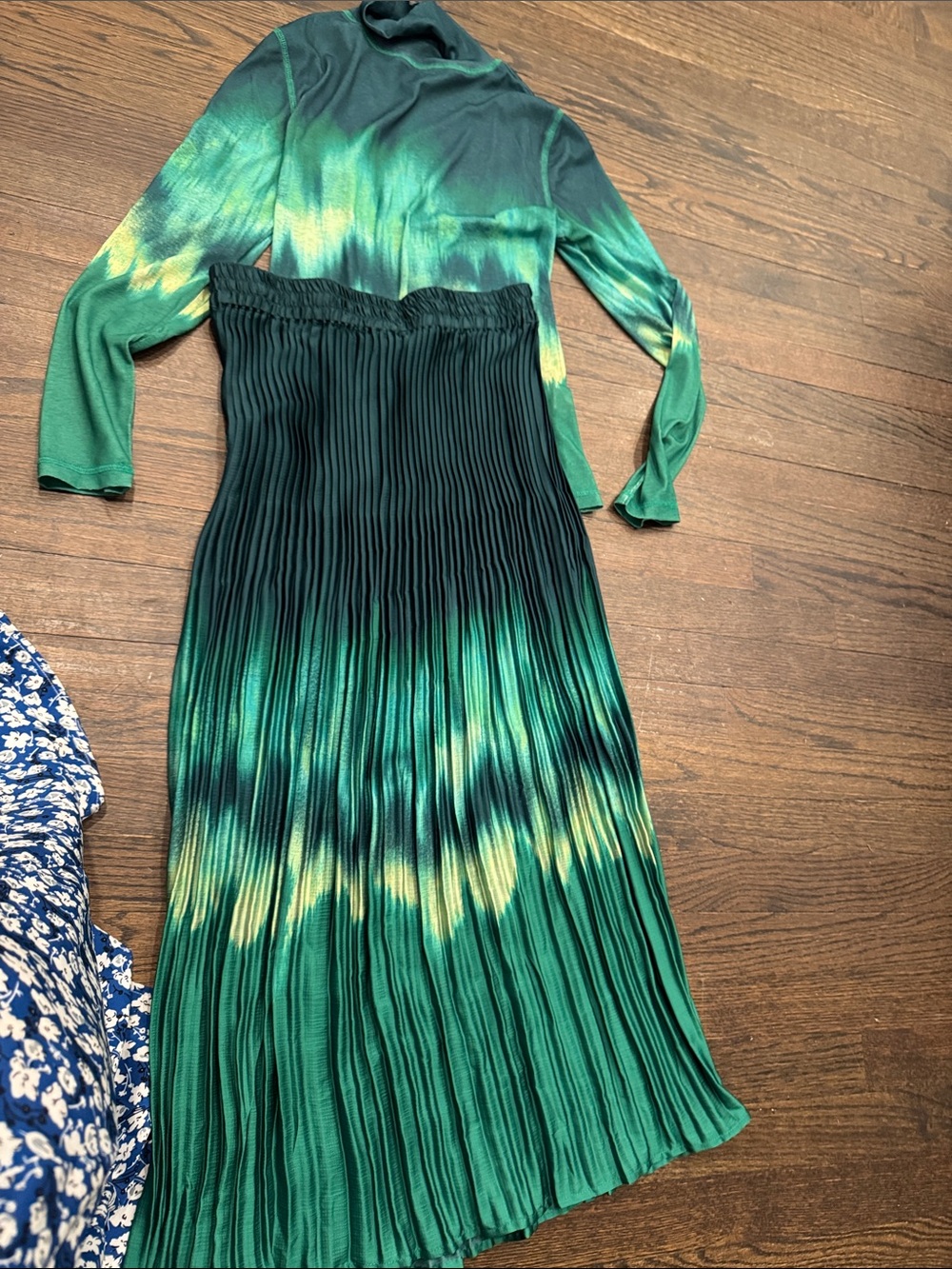 SUNCOO Green Ombre Pleated Midi Skirt and top